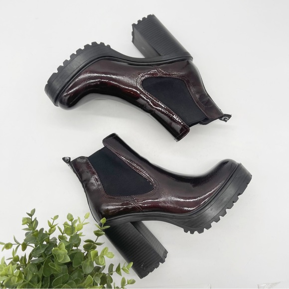 GBG Los Angeles Faux Patent Leather Burgundy Lug Sole Heel Chelsea Boot Size 11 - Picture 2 of 13